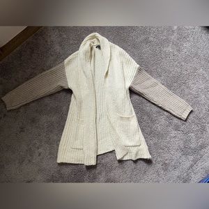 American Eagle sweater cardigan